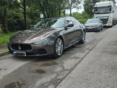 Gebraucht Maserati Ghibli 409 PS (300 kW) 2014 Limousine