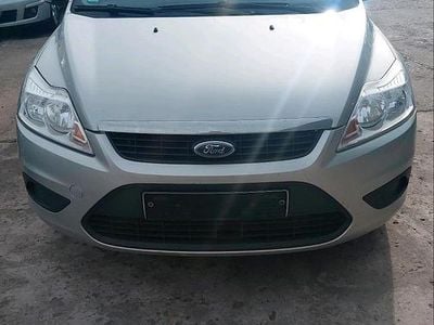 Gebraucht Ford Focus 109 PS (80 kW) 2010 Silber Kombi