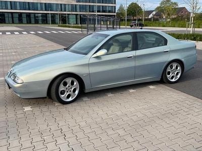 Alfa Romeo 166