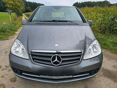 Grau Gebraucht 2011 Mercedes A180 Kleinwagen | 3.400 € (Guter Preis)