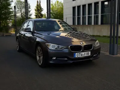Gebraucht BMW 320 Sport Line 184 PS (135 kW) 2012 Grau Limousine