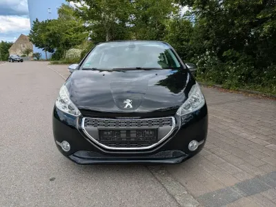 Gebraucht Peugeot 208 Allure 156 PS (114 kW) 2012 Schwarz Kleinwagen
