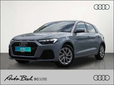 Neu Audi A1 Advanced Plus 95 PS (69 kW) 2026 Pfeilgrau perleffekt SUV