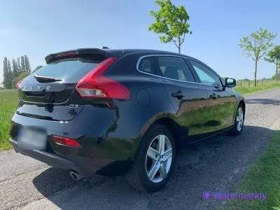 Gebraucht Volvo V40 Momentum 150 PS (110 kW) 2014 Schwarz Limousine