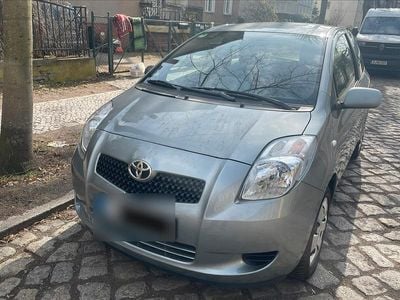 Gebraucht Toyota Yaris 69 PS (50 kW) 2007 Silber Kleinwagen