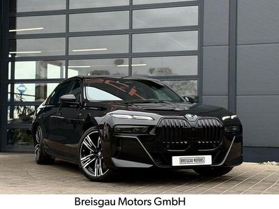 Gebraucht BMW 750e M Sport 489 PS (359 kW) 2023 Schwarz Limousine