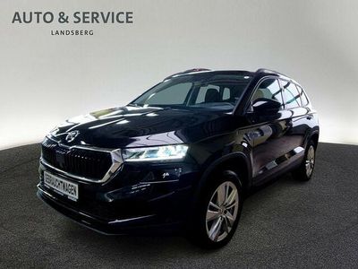 Schwarz Gebraucht 2024 Skoda Karoq Selection SUV | 29.490 € (Fairer Preis)