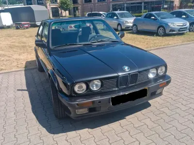 Gebraucht BMW 316 105 PS (77 kW) 1989 Schwarz Limousine