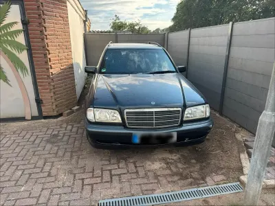 Gebraucht Mercedes C180 122 PS (89 kW) 1999 Blau Kombi