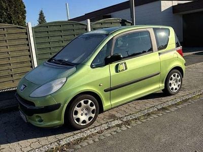 Gebraucht Peugeot 1007 Premium 73 PS (53 kW) 2006 Grün Van / Kleinbus