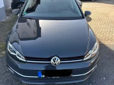 Używany VW Golf VII Highline 150 KM (110 kW) 2019 Szary Sedan/Limuzyna