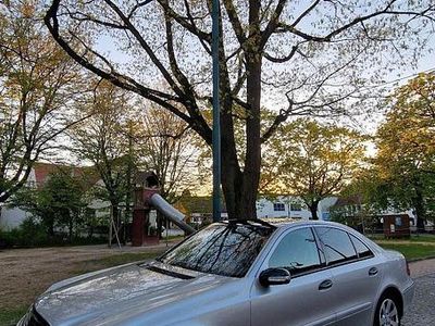 Usata Mercedes E220 150 CV (110 kW) 2005 Argento Berlina