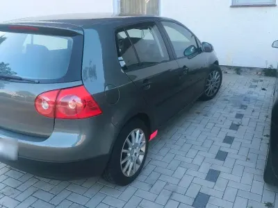 Gebraucht VW Golf V 115 PS (84 kW) 2003 Kleinwagen