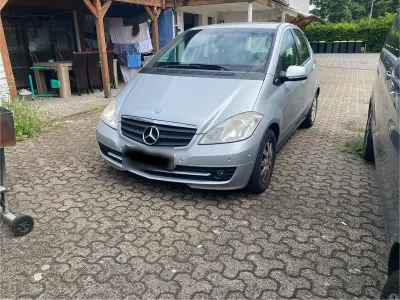 Gebraucht Mercedes A160 82 PS (60 kW) 2011 Grau Kleinwagen