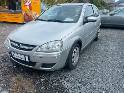 Usata Opel Corsa 60 CV (44 kW) 2006 Argento Utilitaria
