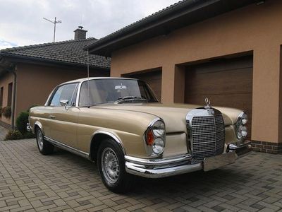 Gebraucht Mercedes W111 160 PS (117 kW) 1968 Gold