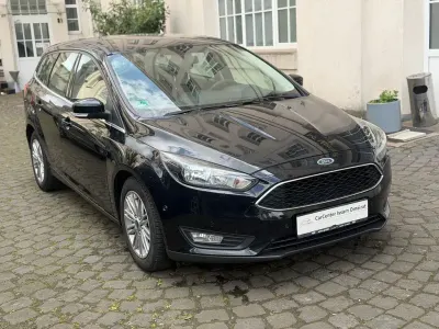 Gebraucht Ford Focus Cool & Connect 125 PS (91 kW) 2017 Schwarz Limousine