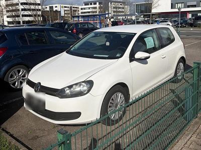 Gebraucht VW Golf VI 86 PS (63 kW) 2011 Weiß Kleinwagen