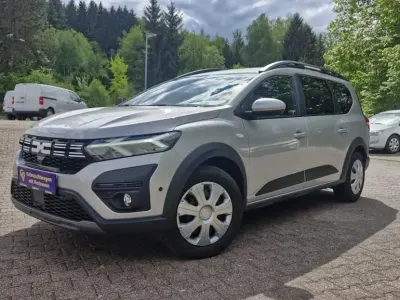 Używany Dacia Jogger 110 KM (80 kW) 2022 Szary Minivan