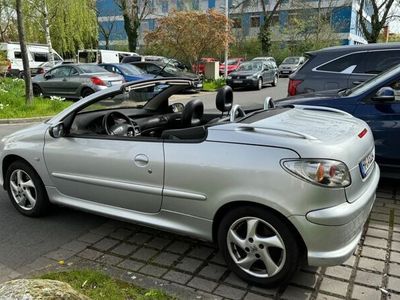 gebraucht Peugeot 206 CC 110 sehr gut erhalten. TÜV BIS 10/25