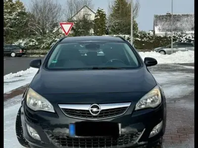Gebraucht Opel Astra 110 PS (80 kW) 2012 Kombi