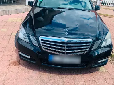 Gebraucht Mercedes E350 231 PS (169 kW) 2009 Schwarz Limousine