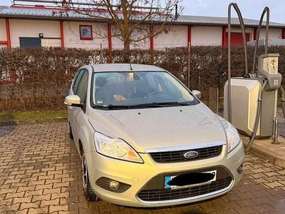 Beige Gebraucht 2009 Ford Focus Ghia Kombi | 4.500 € (Etwas zu teuer)