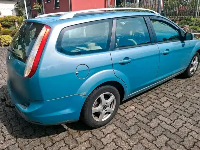 Gebraucht Ford Focus Ghia 100 PS (73 kW) 2009 Blau Kombi