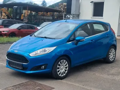 Gebraucht Ford Fiesta Titanium 125 PS (91 kW) 2013 Blau Limousine