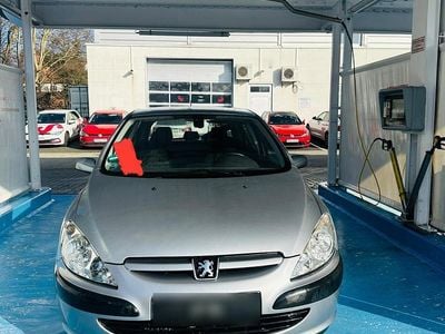 Gebraucht Peugeot 307 110 PS (80 kW) 2001 Silber Kleinwagen