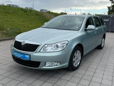Gebraucht Skoda Octavia Ambiente 160 PS (117 kW) 2010 Grün Kombi