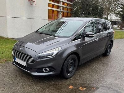 Gebraucht Ford S-MAX Titanium 190 PS (139 kW) 2018 Grau Van / Kleinbus