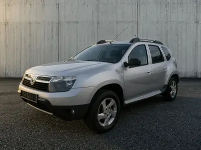 Gebraucht Dacia Duster Prestige 105 PS (77 kW) 2011 Silber SUV
