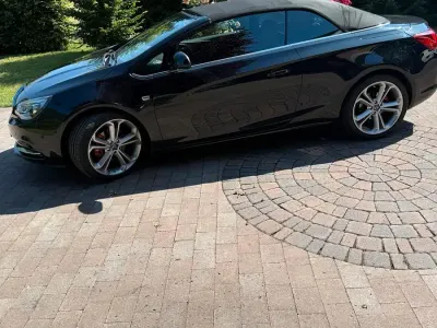 Gebraucht Opel Cascada Edition 170 PS (125 kW) 2015 Schwarz Cabrio