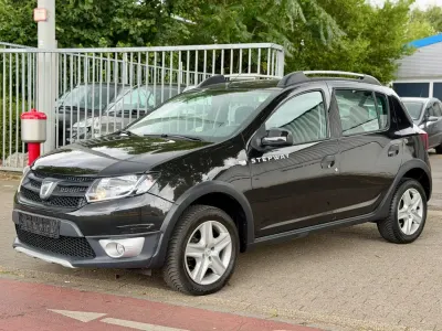 Gebraucht Dacia Sandero Stepway 90 PS (66 kW) 2013 Schwarz Limousine