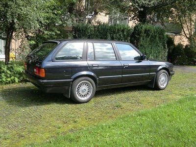 Second-hand BMW 316 Sport Line 101 CP (74 kW) 1993 Negru Break