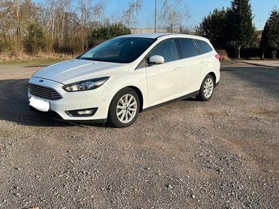 Gebraucht Ford Focus 120 PS (88 kW) 2018 Weiß Kombi