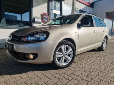 Gebraucht VW Golf VII Match 122 PS (89 kW) 2013 Moon rock silver Kombi