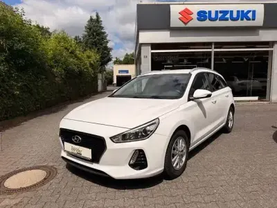Gebraucht Hyundai i30 120 PS (88 kW) 2018 Weiß Kombi