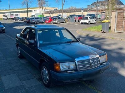 Second-hand Mercedes 190 122 CP (89 kW) 1992 Negru Berlinǎ
