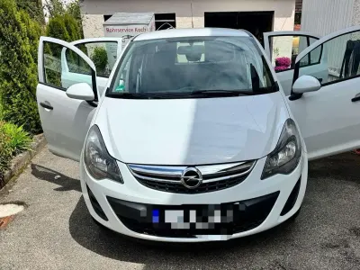 Gebraucht Opel Corsa Edition 65 PS (47 kW) 2014 Weiß Kleinwagen
