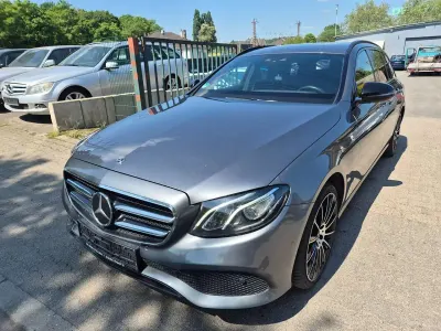 Używany Mercedes E220 194 KM (142 kW) 2017 Szary Kombi