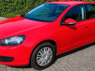 Gebraucht VW Golf VI Trendline 80 PS (58 kW) 2009 Rot Kleinwagen