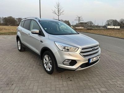 Gebraucht Ford Kuga Titanium 150 PS (110 kW) 2017 Silber SUV