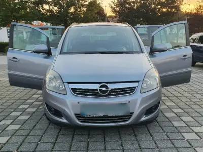 Gebraucht Opel Zafira Edition 150 PS (110 kW) 2010 Silber Van / Kleinbus