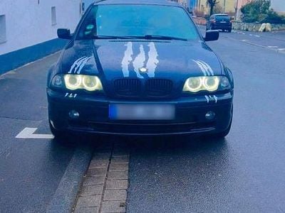 Second-hand BMW 320 Sport Line 170 CP (125 kW) 2001 Negru Berlinǎ
