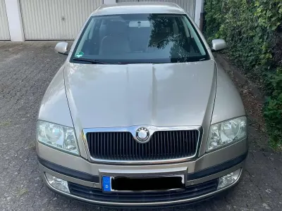 Gebraucht Skoda Octavia Ambiente 102 PS (75 kW) 2005 Gold Limousine