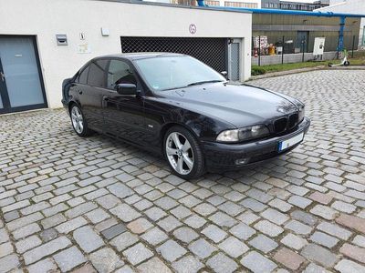 BMW 528