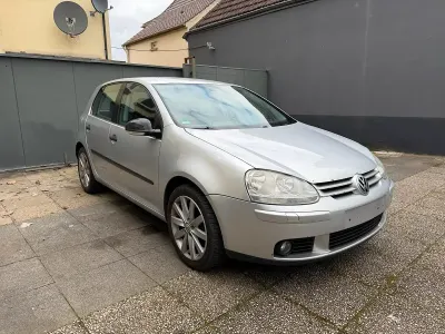 Gebraucht VW Golf V 105 PS (77 kW) 2006 Silber Kleinwagen
