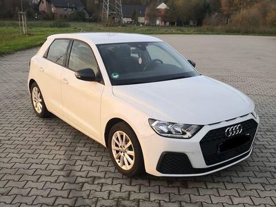 Weiß Gebraucht 2019 Audi A1 Sportback Kleinwagen | 15.750 € (Guter Preis)